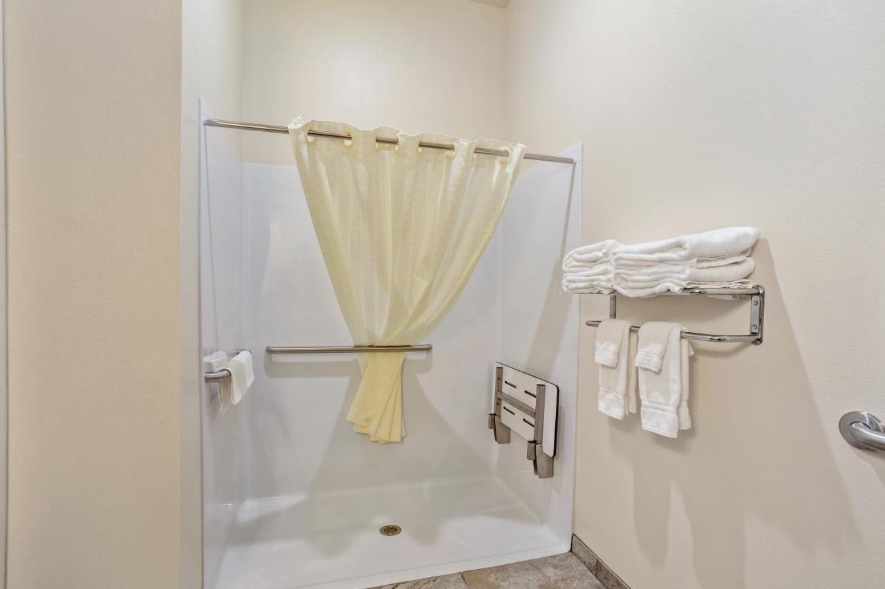 Cobblestone Hotel & Suites سوبريور المظهر الخارجي الصورة